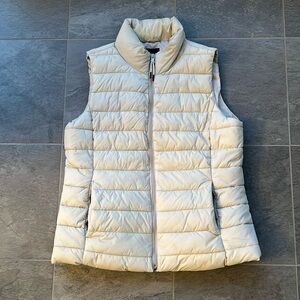 Gap women’s puffer vest.